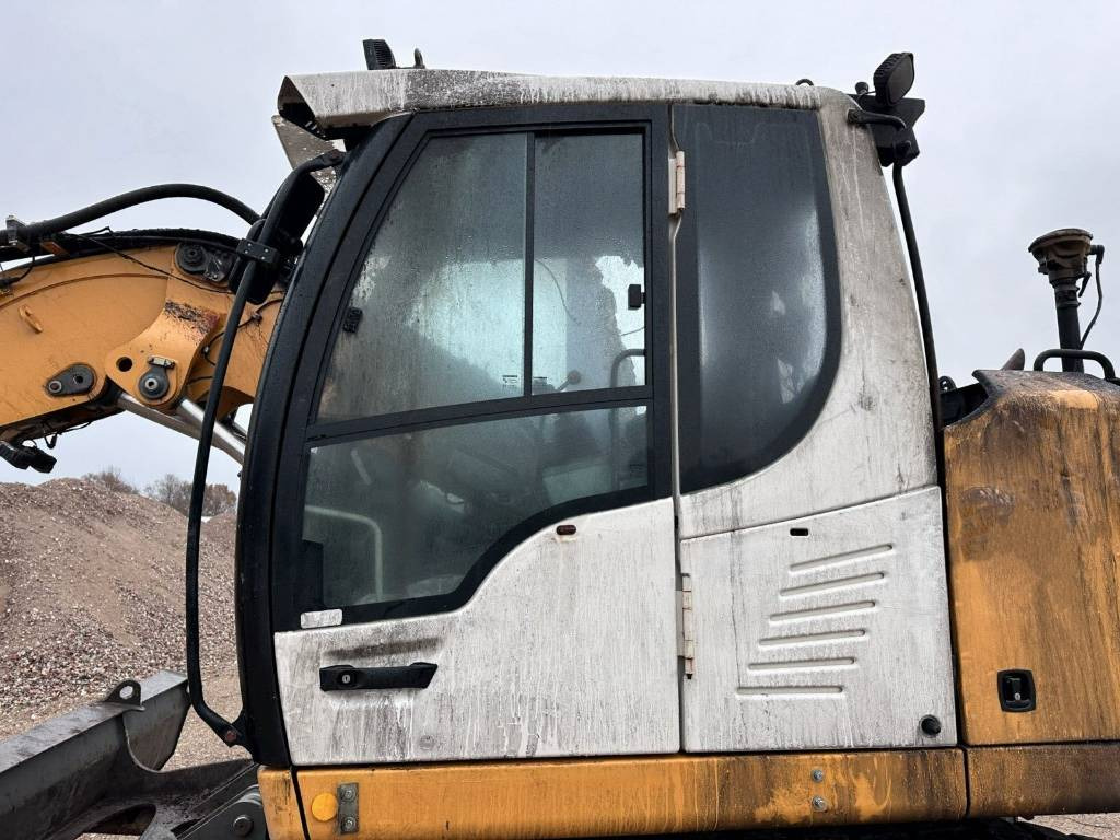 Liebherr 914 Compact for parts breaking dismantling - حفارات زحافة: صور 4 Liebherr 914 Compact for parts breaking dismantling - حفارات زحافة: صور 4