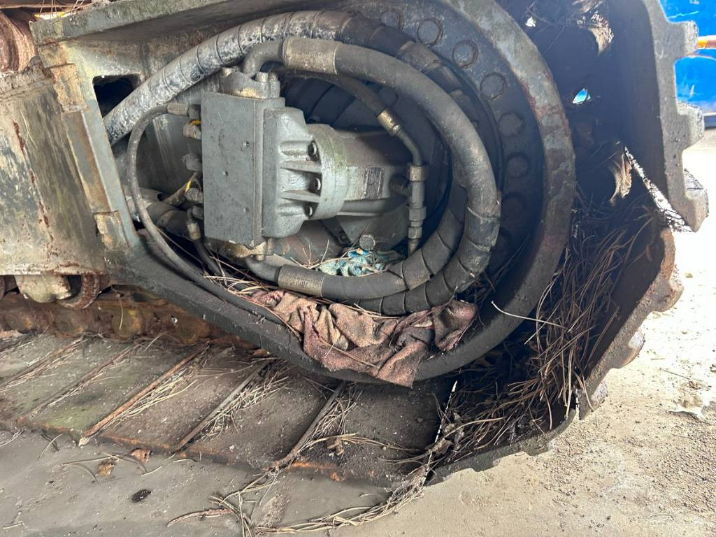 Liebherr LRB 155 for parts breaking dismantling - سائق كومة: صور 4 Liebherr LRB 155 for parts breaking dismantling - سائق كومة: صور 4