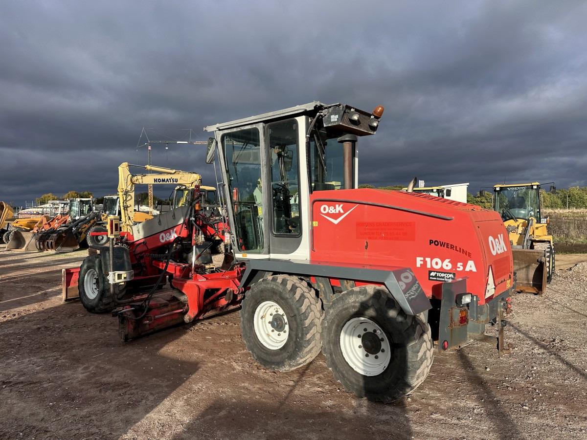 O&K F 106.5 - 6x6 Laser Topcon- Klima Cummins 6 Zyl. - آلة تسوية الأرض: صور 5 O&K F 106.5 - 6x6 Laser Topcon- Klima Cummins 6 Zyl. - آلة تسوية الأرض: صور 5