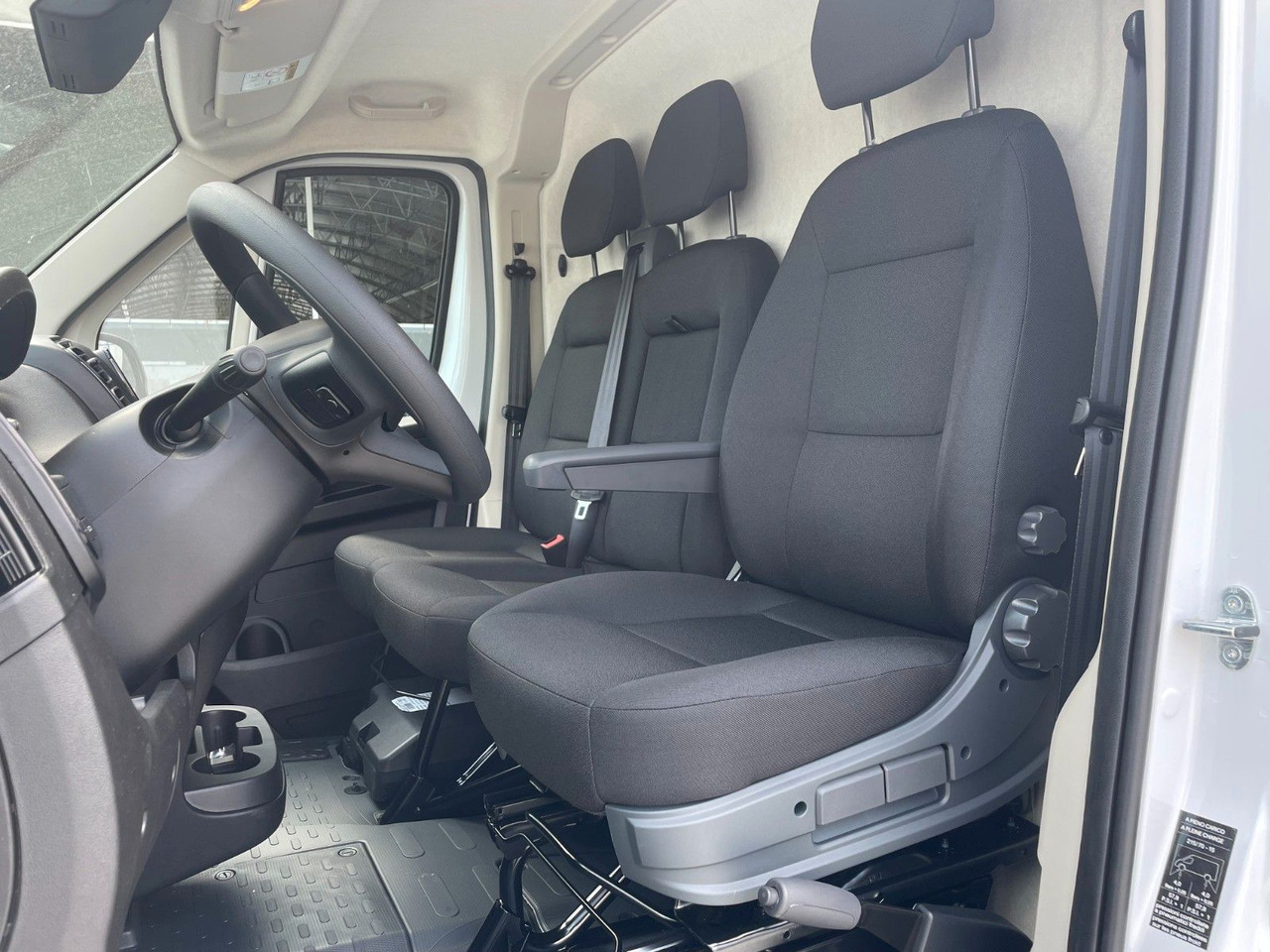 فان المدمجة Fiat Ducato S2 30L L2H1 120 Kastenwagen 2025: صور 8