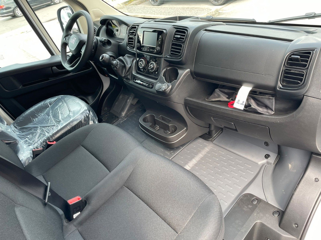 Fiat Ducato S2 Kasten 30L L2H1-120-PS-Lager - فان المدمجة: صور 5 Fiat Ducato S2 Kasten 30L L2H1-120-PS-Lager - فان المدمجة: صور 5