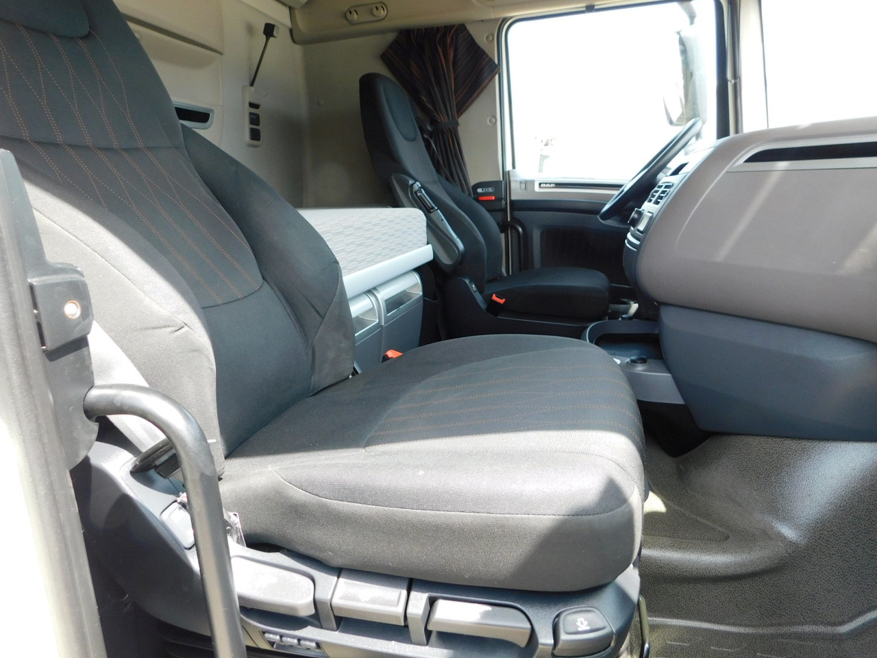 Daf Xf 480 ft - شاحنة جرار: صور 5 Daf Xf 480 ft - شاحنة جرار: صور 5