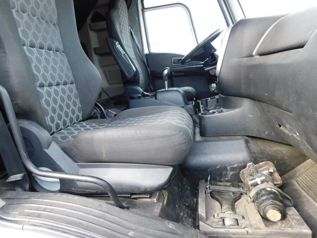 Ford 1848t 4x2 scab e6 12tx2620 - شاحنة جرار: صور 5 Ford 1848t 4x2 scab e6 12tx2620 - شاحنة جرار: صور 5