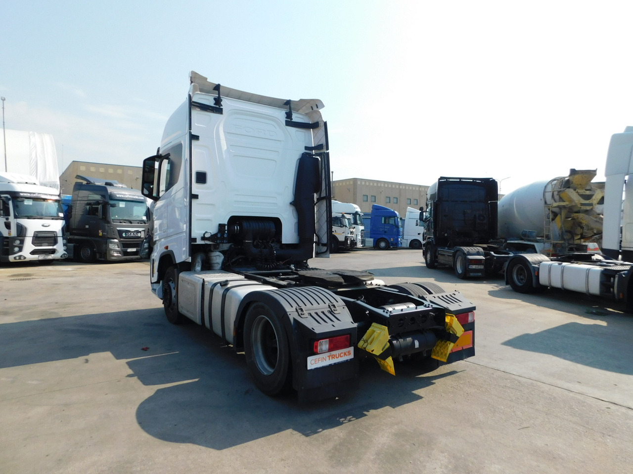 Ford F max 4x2 scab e6 12tx2620 ecotorq - شاحنة جرار: صور 4 Ford F max 4x2 scab e6 12tx2620 ecotorq - شاحنة جرار: صور 4