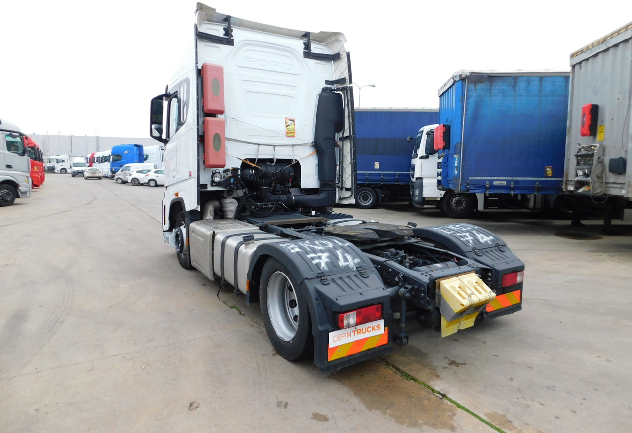 Ford F max ll 4x2 scab e6 12tx2620 - شاحنة جرار: صور 4 Ford F max ll 4x2 scab e6 12tx2620 - شاحنة جرار: صور 4