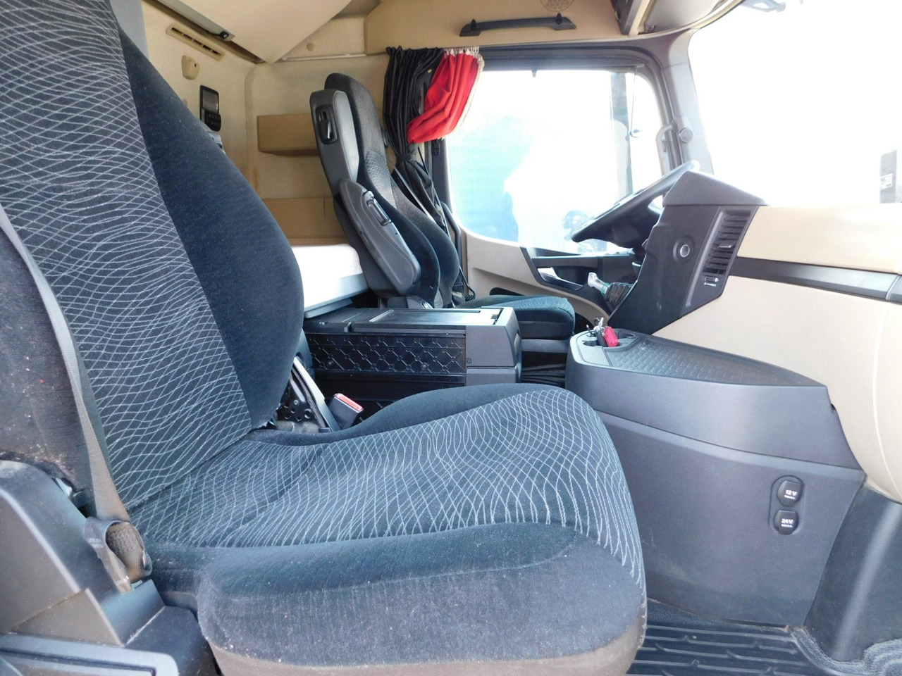 Mercedes Actros 1842 - شاحنة جرار: صور 5 Mercedes Actros 1842 - شاحنة جرار: صور 5