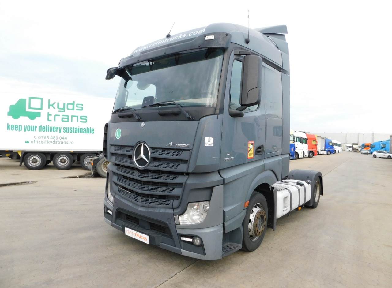 Mercedes Actros 1842 - شاحنة جرار: صور 1 Mercedes Actros 1842 - شاحنة جرار: صور 1