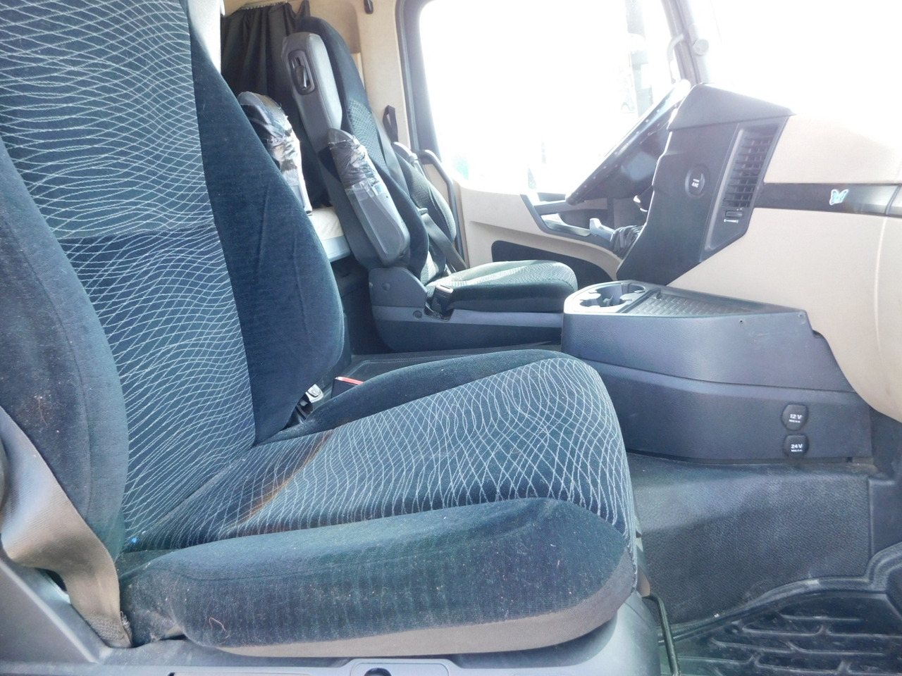Mercedes Actros 1842 - شاحنة جرار: صور 5 Mercedes Actros 1842 - شاحنة جرار: صور 5