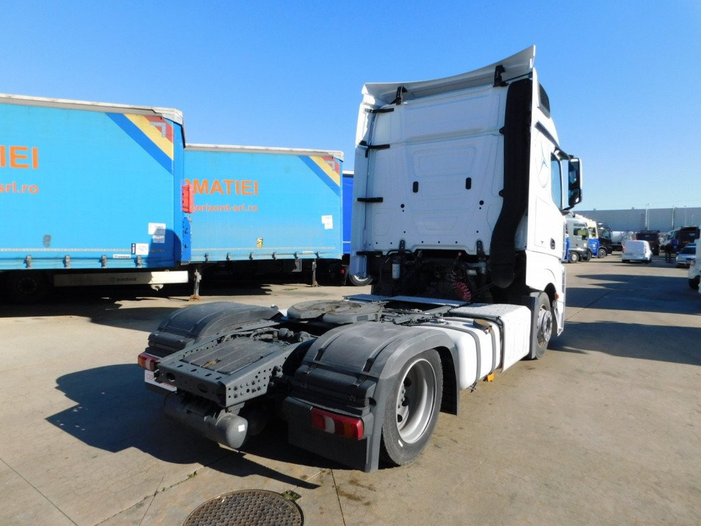 Mercedes Actros 1842 - شاحنة جرار: صور 3 Mercedes Actros 1842 - شاحنة جرار: صور 3
