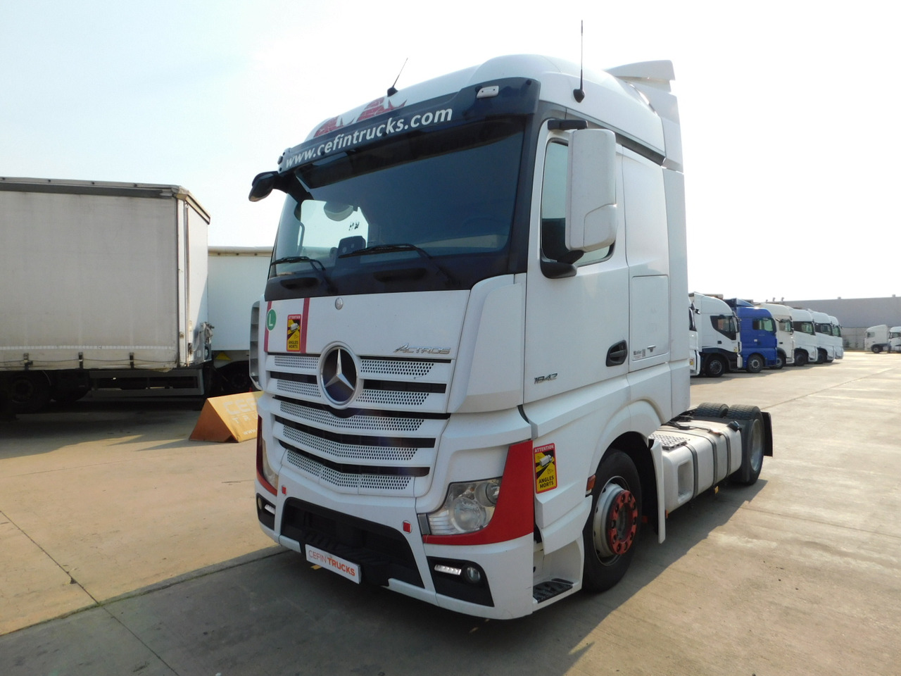 Mercedes Actros 1842 - شاحنة جرار: صور 1 Mercedes Actros 1842 - شاحنة جرار: صور 1