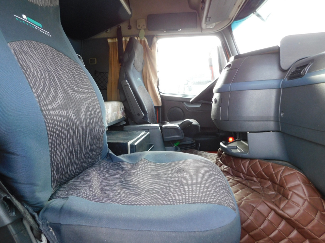 Volvo Fh 440 - شاحنة جرار: صور 5 Volvo Fh 440 - شاحنة جرار: صور 5