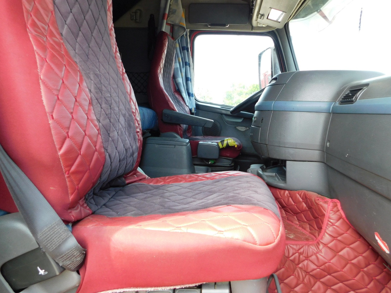 Volvo Fh 440 - شاحنة جرار: صور 5 Volvo Fh 440 - شاحنة جرار: صور 5