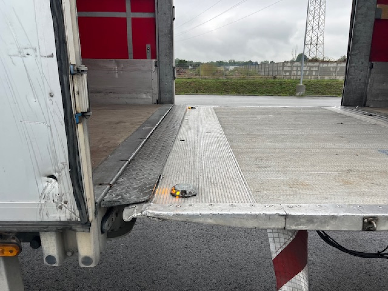 MAN TGM 18.320 4x2 BL Durchladbar - mit Tandemhänger - شاحنة ستارة: صور 4 MAN TGM 18.320 4x2 BL Durchladbar - mit Tandemhänger - شاحنة ستارة: صور 4