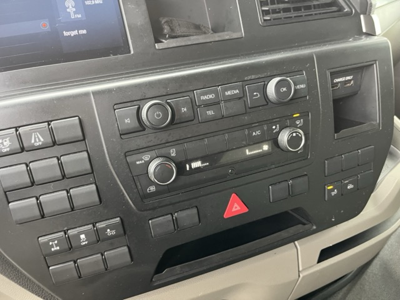 MAN TGS 26.360 6x2-4 LL Euro6 Klima AHK Luftfeder - الشاسيه شاحنة: صور 4 MAN TGS 26.360 6x2-4 LL Euro6 Klima AHK Luftfeder - الشاسيه شاحنة: صور 4