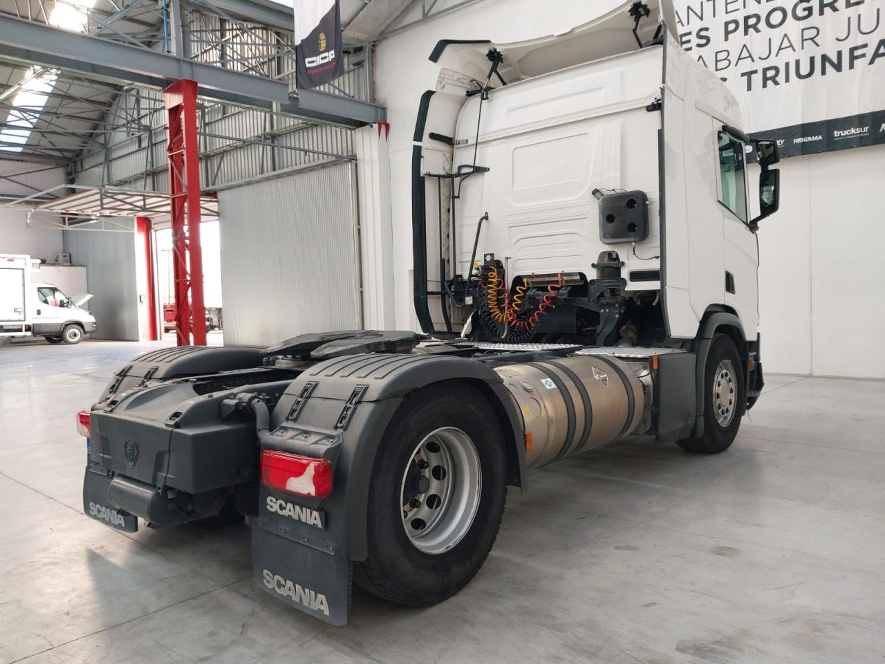 Scania R410 - شاحنة جرار: صور 3 Scania R410 - شاحنة جرار: صور 3