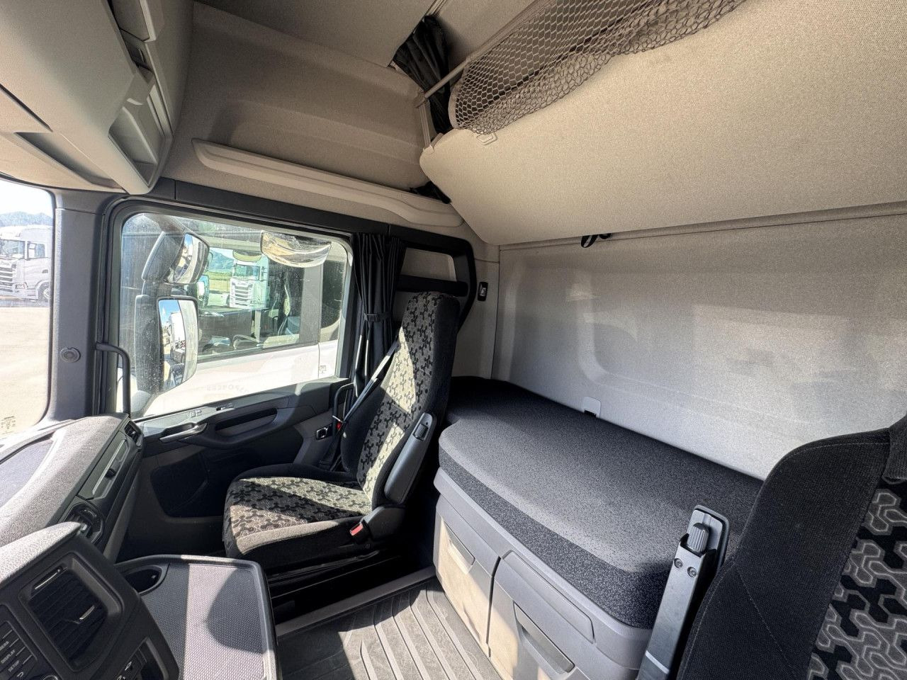 شاحنة جرار Scania S 500: صور 13