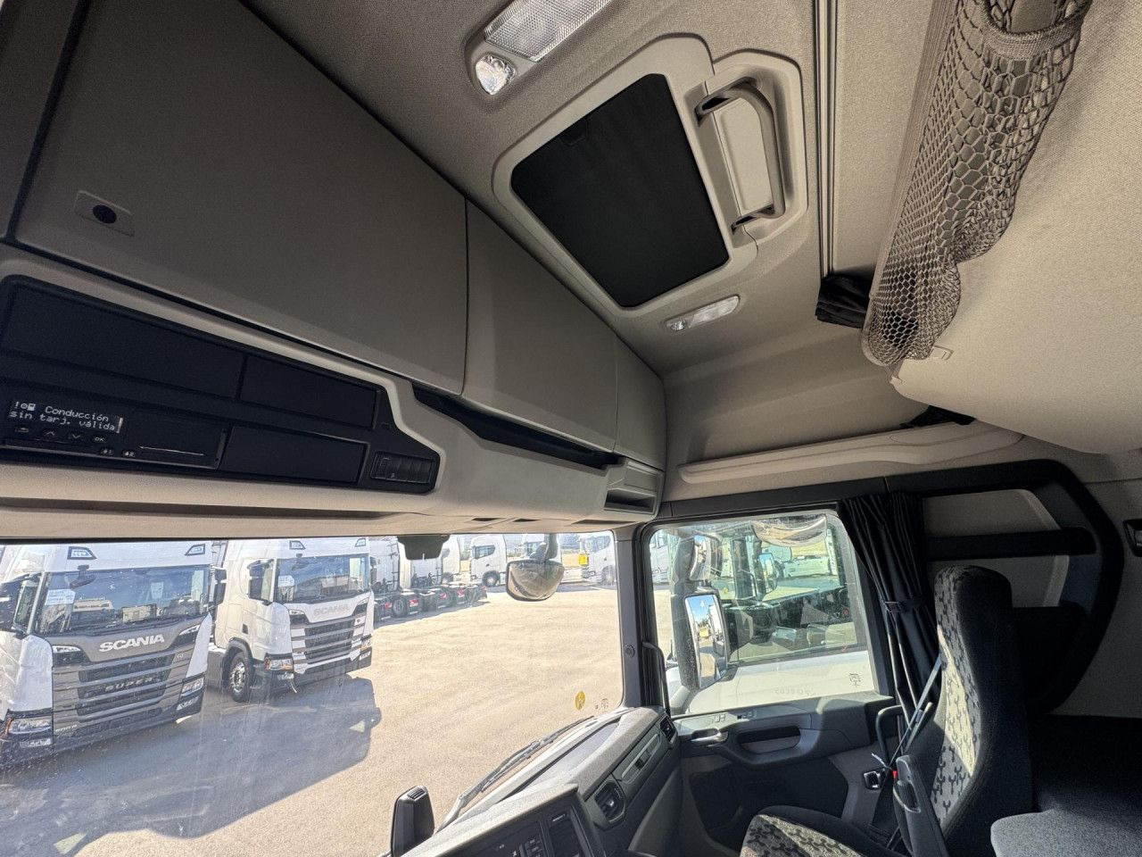 شاحنة جرار Scania S 500: صور 15