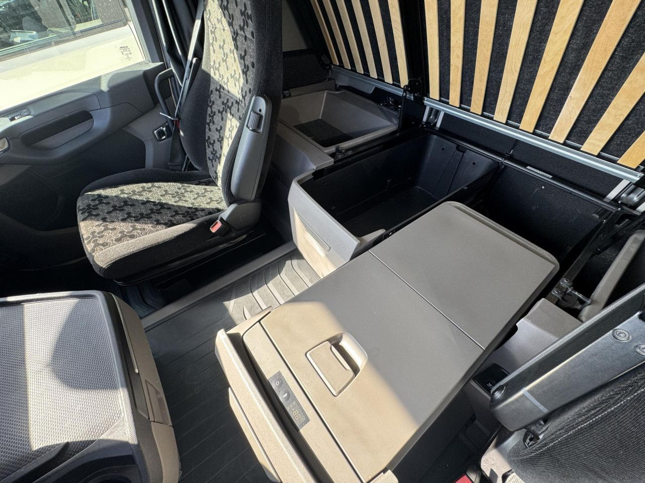 شاحنة جرار Scania S 500: صور 16