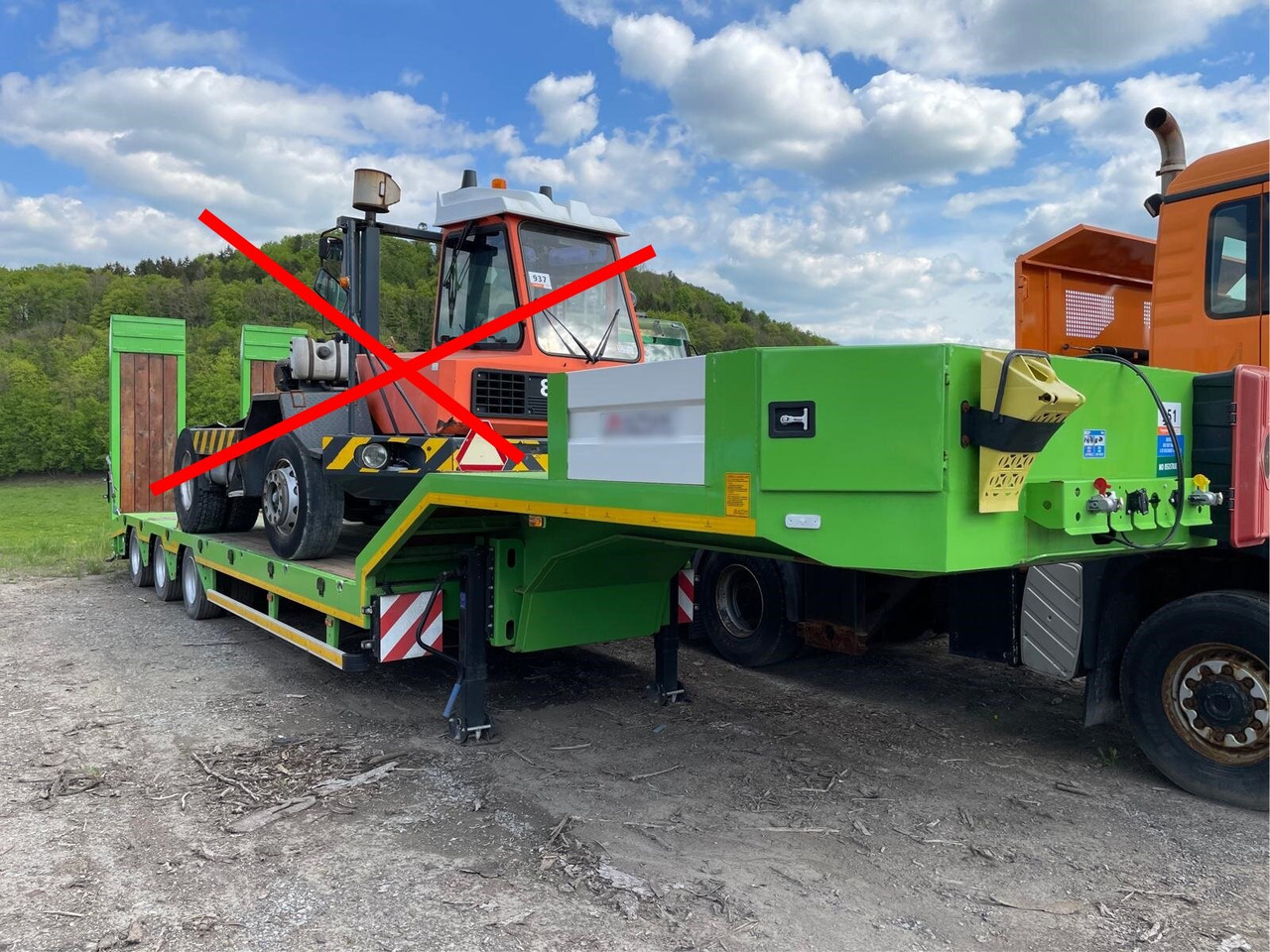 ALPSAN 56t ALPSAN 56t, hydr. Rampen, Verbr. auf 3m - عربة مسطحة منخفضة نصف مقطورة: صور 1 ALPSAN 56t ALPSAN 56t, hydr. Rampen, Verbr. auf 3m - عربة مسطحة منخفضة نصف مقطورة: صور 1