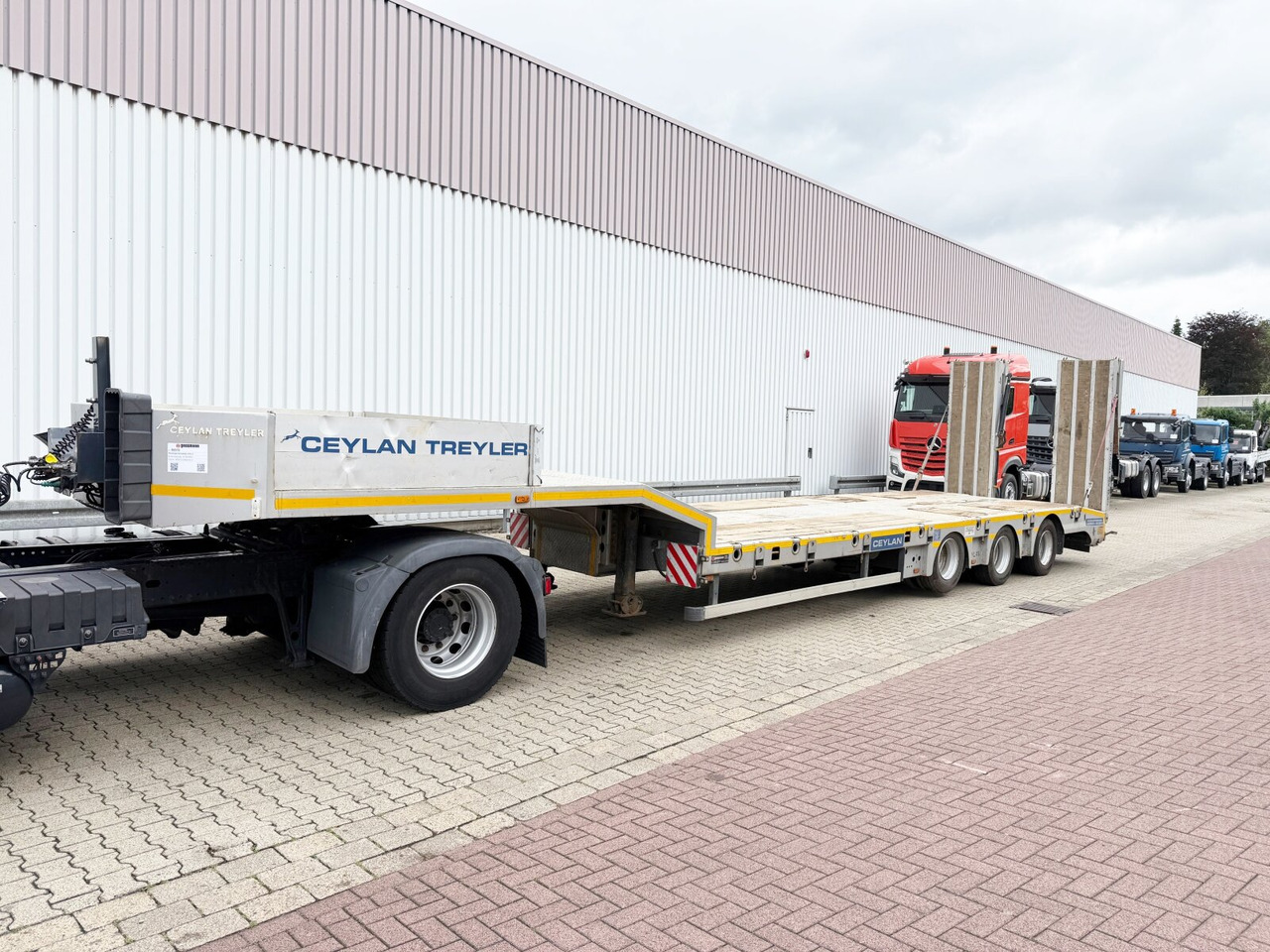 Andere CYL 3 CYL 3, mit Lift-/Lenkachse, faltbare Rampen - عربة مسطحة منخفضة نصف مقطورة: صور 1 Andere CYL 3 CYL 3, mit Lift-/Lenkachse, faltbare Rampen - عربة مسطحة منخفضة نصف مقطورة: صور 1