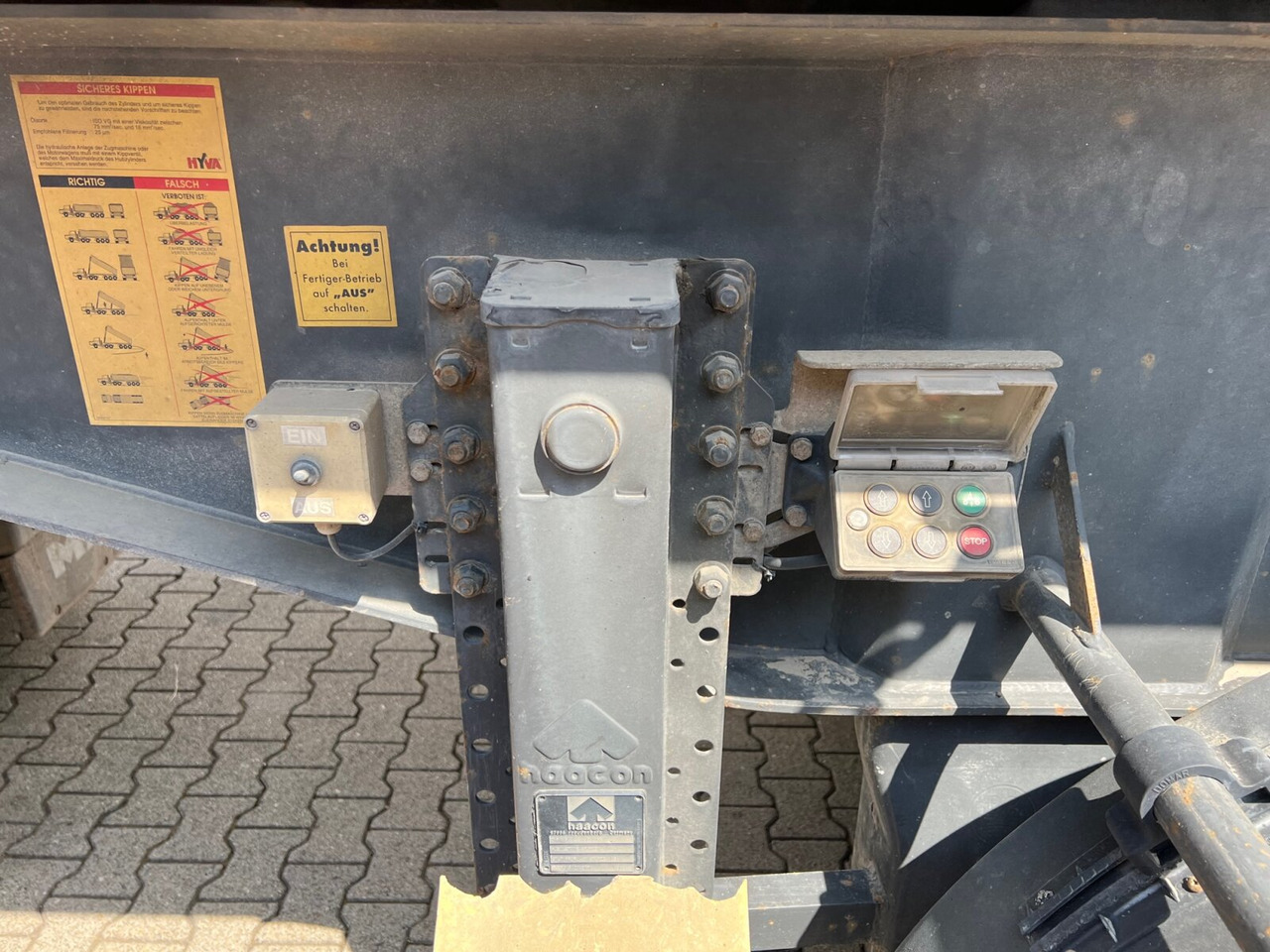 Carnehl CHKS/HH CHKS/HH, Stahlmulde ca. 26m³, Liftachse - قلابة نصف مقطورة: صور 2 Carnehl CHKS/HH CHKS/HH, Stahlmulde ca. 26m³, Liftachse - قلابة نصف مقطورة: صور 2
