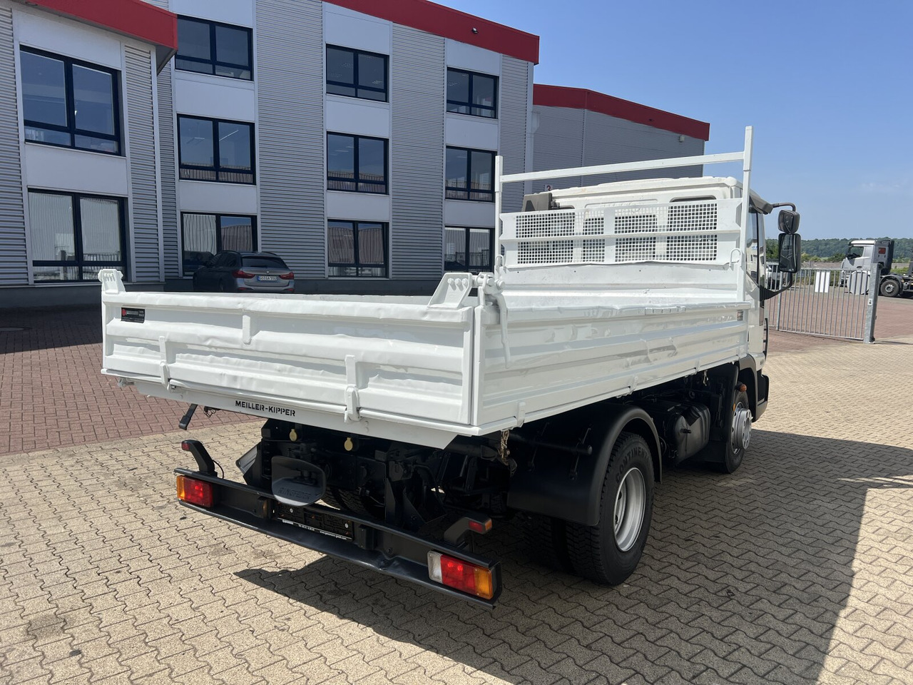 قلابات EuroCargo ML80E18K 4x2 EuroCargo ML80E18K 4x2: صور 10