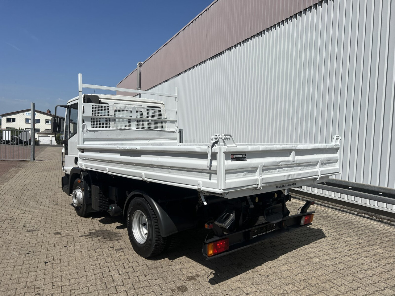 قلابات EuroCargo ML80E18K 4x2 EuroCargo ML80E18K 4x2: صور 11