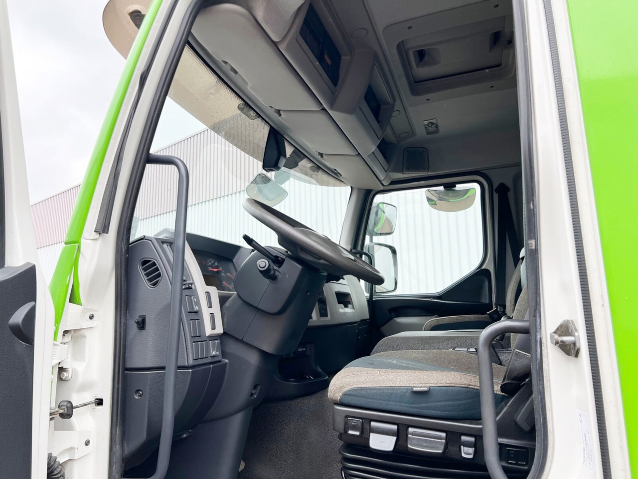 FE 320 4x2 FE 320 4x2 mit Zepro LBW - بصندوق مغلق شاحنة: صور 2 FE 320 4x2 FE 320 4x2 mit Zepro LBW - بصندوق مغلق شاحنة: صور 2