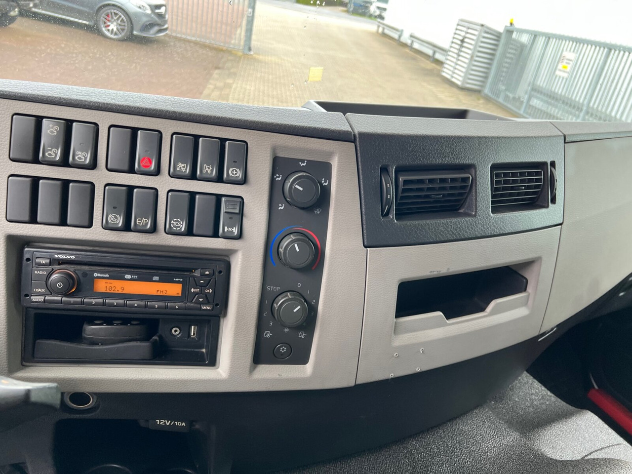 FE 320 4x2 FE 320 4x2 mit Zepro LBW - بصندوق مغلق شاحنة: صور 5 FE 320 4x2 FE 320 4x2 mit Zepro LBW - بصندوق مغلق شاحنة: صور 5