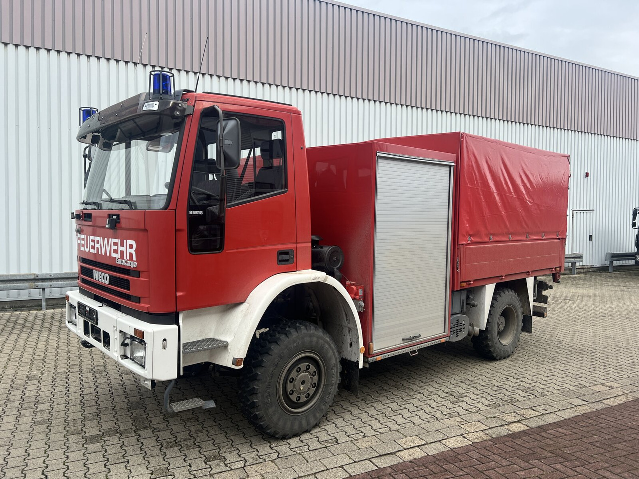 FF 95 E 18 4x4 FF 95 E 18 4x4, Feuerwehr - سيارة إسعاف: صور 1 FF 95 E 18 4x4 FF 95 E 18 4x4, Feuerwehr - سيارة إسعاف: صور 1