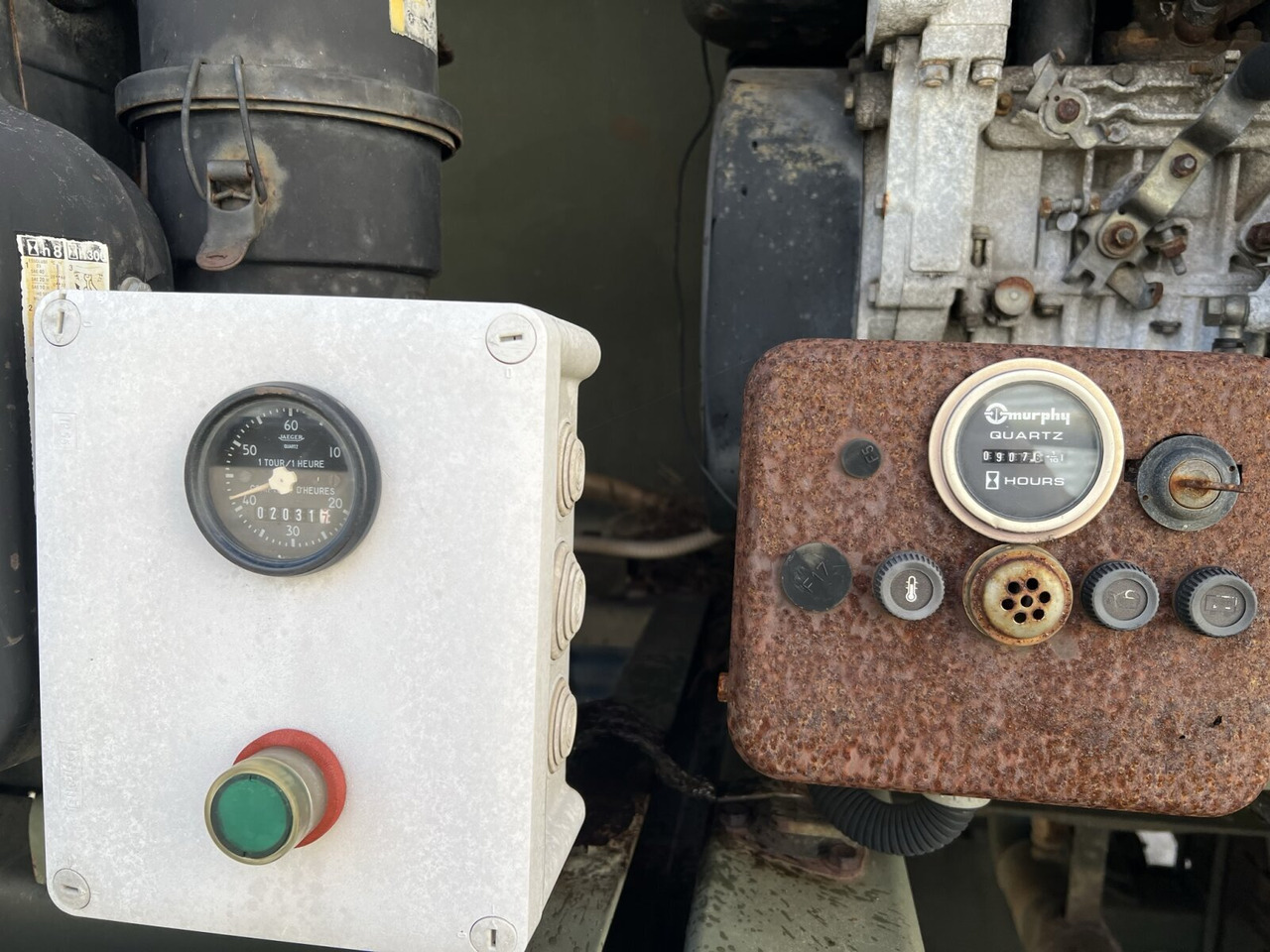 تأجير  FF 95 E 18 WR 4x4 FF 95 E 18 WR 4x4, 6000l Wassertank FF 95 E 18 WR 4x4 FF 95 E 18 WR 4x4, 6000l Wassertank: صور 13