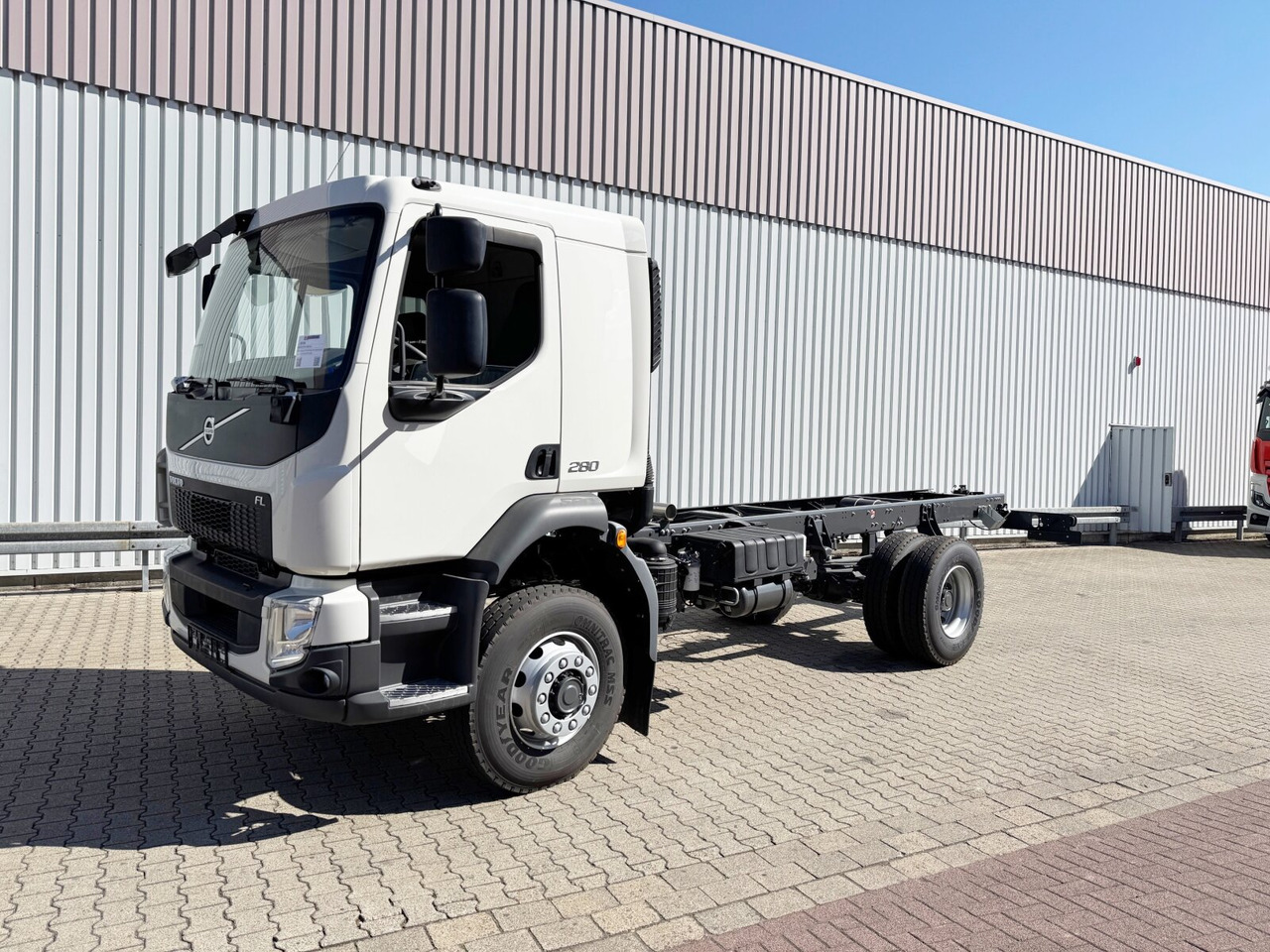 FL 280 4x4 FL 280 4x4, Nebenantrieb - الشاسيه شاحنة: صور 1 FL 280 4x4 FL 280 4x4, Nebenantrieb - الشاسيه شاحنة: صور 1