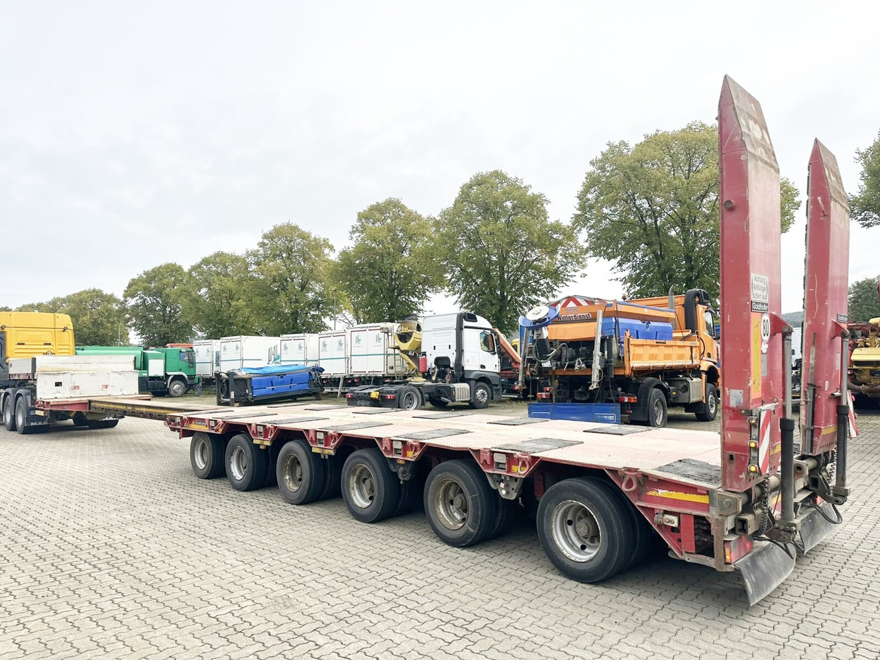 Goldhofer STZ L 6-67/80 A STZ-L 6-67/80 A, 6 Achsen, 86.000kg Ges.-Gew. - عربة مسطحة منخفضة نصف مقطورة: صور 2 Goldhofer STZ L 6-67/80 A STZ-L 6-67/80 A, 6 Achsen, 86.000kg Ges.-Gew. - عربة مسطحة منخفضة نصف مقطورة: صور 2