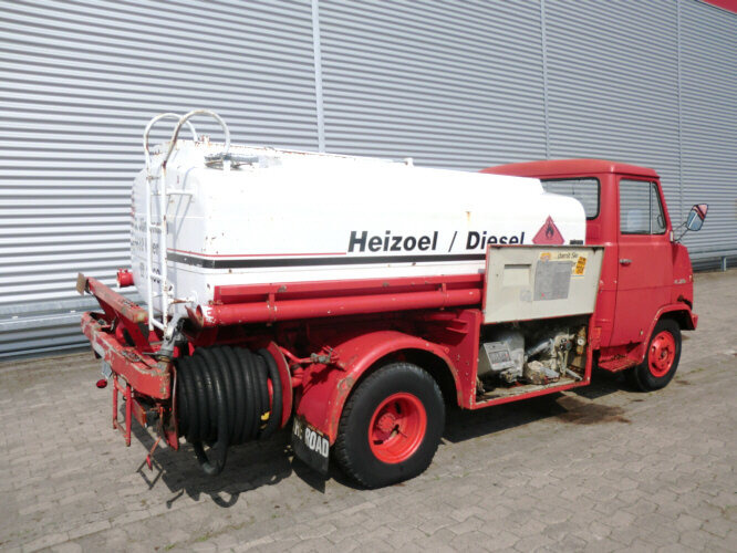 Hanomag F 75/35 Ki Hanomag-Henschel F 75/35 Ki, 5 cbm - شاحنة صهريج: صور 5 Hanomag F 75/35 Ki Hanomag-Henschel F 75/35 Ki, 5 cbm - شاحنة صهريج: صور 5