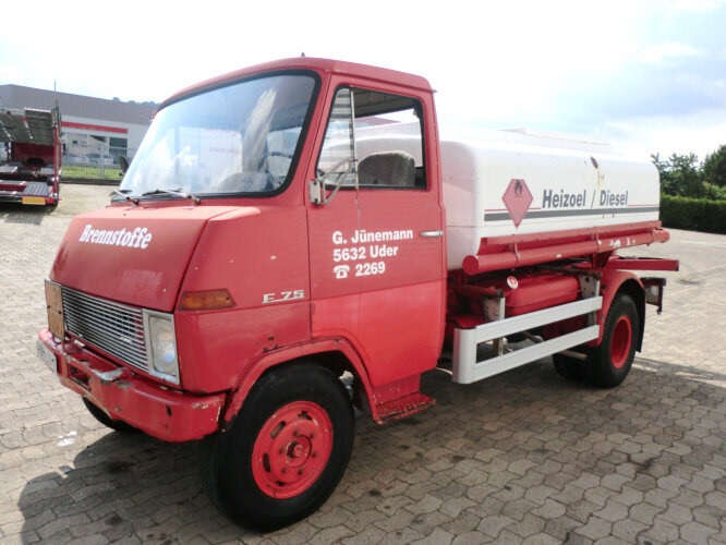 Hanomag F 75/35 Ki Hanomag-Henschel F 75/35 Ki, 5 cbm - شاحنة صهريج: صور 3 Hanomag F 75/35 Ki Hanomag-Henschel F 75/35 Ki, 5 cbm - شاحنة صهريج: صور 3