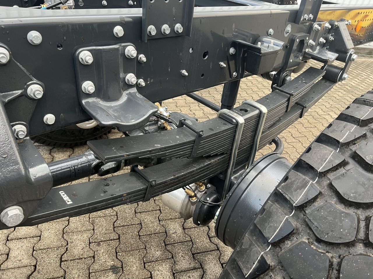 Iveco EuroCargo ML150E24 WS 4x4 EuroCargo ML150E24 WS 4x4, Euro3, mehrfach Vorhanden! - الشاسيه شاحنة: صور 4 Iveco EuroCargo ML150E24 WS 4x4 EuroCargo ML150E24 WS 4x4, Euro3, mehrfach Vorhanden! - الشاسيه شاحنة: صور 4