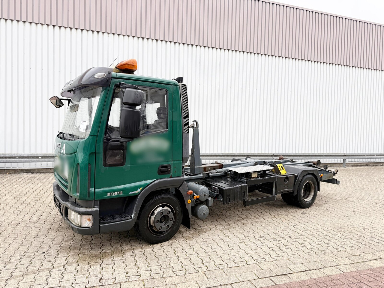 Iveco ML80E18/P 4x2 ML80E18/P 4x2, City-Abroller - شاحنة ذات الخطاف: صور 1 Iveco ML80E18/P 4x2 ML80E18/P 4x2, City-Abroller - شاحنة ذات الخطاف: صور 1