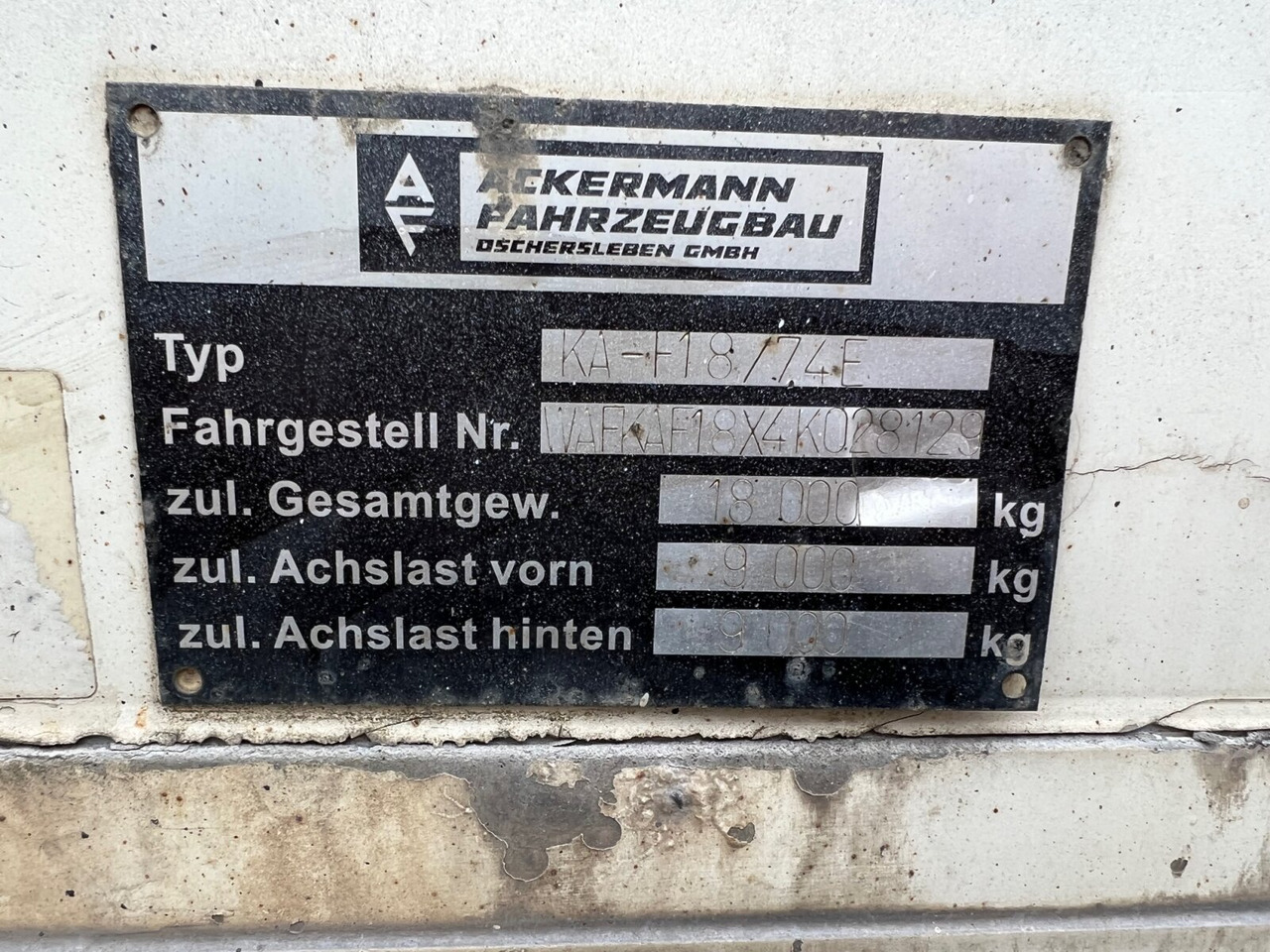 KA-F 18/74E Ackermann, Oschersl. KA-F 18/74E mit LBW MBB, 44cbm - بصندوق مغلق مقطورة: صور 5 KA-F 18/74E Ackermann, Oschersl. KA-F 18/74E mit LBW MBB, 44cbm - بصندوق مغلق مقطورة: صور 5