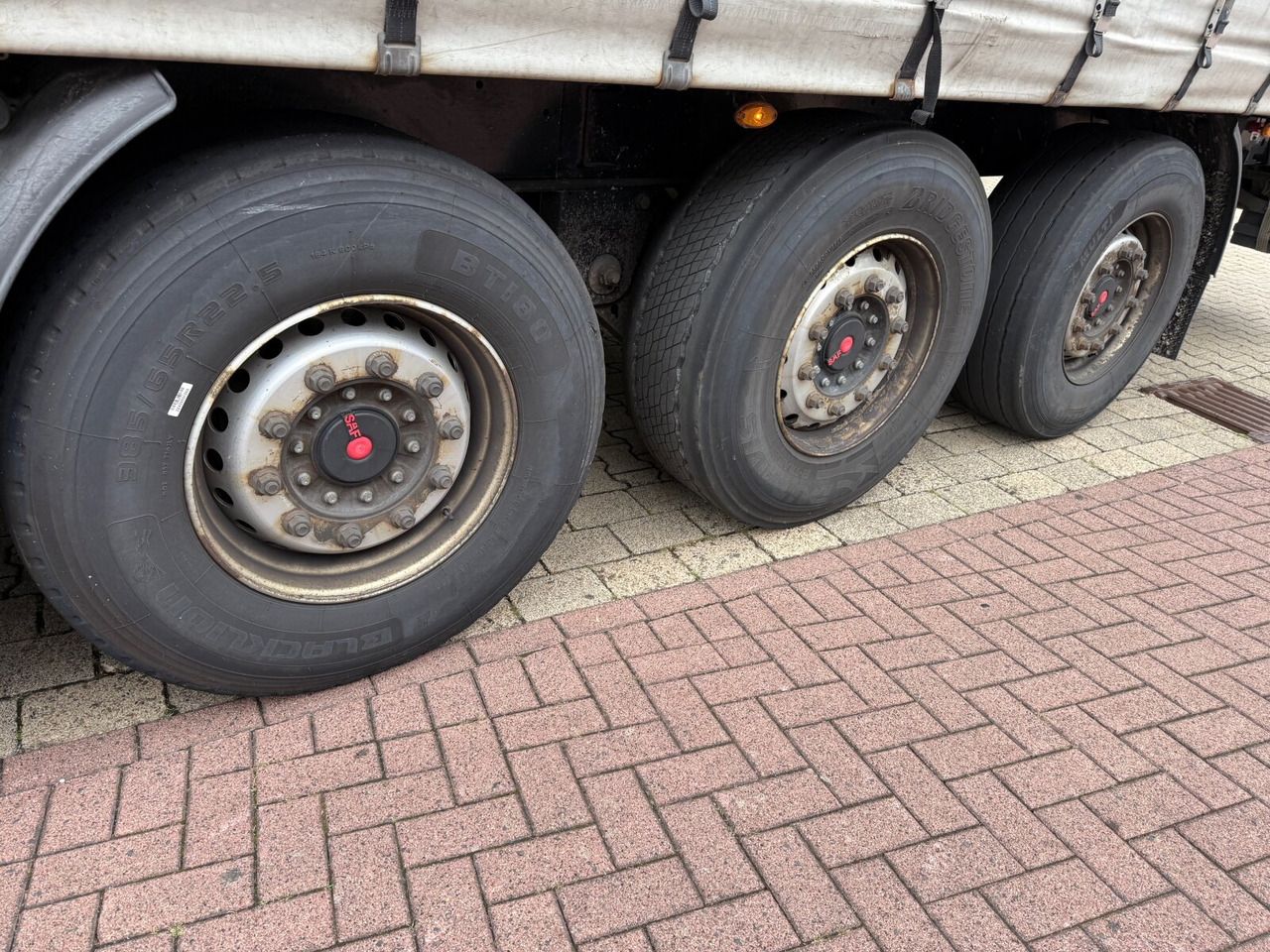 Kögel SN 24-1 SN 24-1, Liftachse, Edscha - نصف مقطورة مسطحة: صور 4 Kögel SN 24-1 SN 24-1, Liftachse, Edscha - نصف مقطورة مسطحة: صور 4