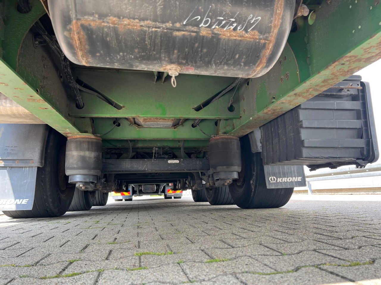 Krone SDP 27 eLCUQ-CS SDP 27 eLCUQ-CS, Coilmulde, Edscha-Verdeck, Hubdach, ca. 93m³ - الخيمة نصف مقطورة: صور 5 Krone SDP 27 eLCUQ-CS SDP 27 eLCUQ-CS, Coilmulde, Edscha-Verdeck, Hubdach, ca. 93m³ - الخيمة نصف مقطورة: صور 5
