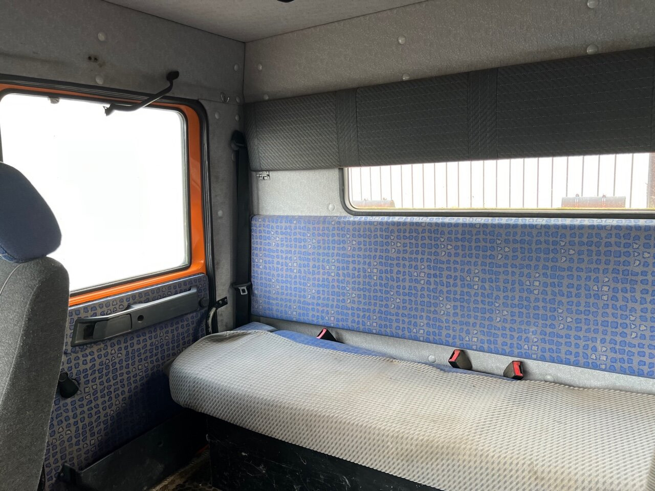 MAN 14.225 LAK 4x4 BB Doka 14.225 LAK 4x4 BB Doka, Winterdienstausstattung - قلابات: صور 5 MAN 14.225 LAK 4x4 BB Doka 14.225 LAK 4x4 BB Doka, Winterdienstausstattung - قلابات: صور 5