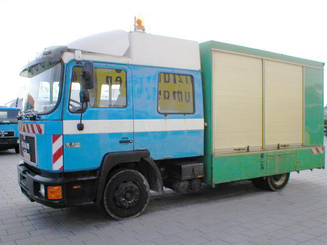 MAN M02 12.232 4x2 Spülwagen - شاحنة: صور 1 MAN M02 12.232 4x2 Spülwagen - شاحنة: صور 1