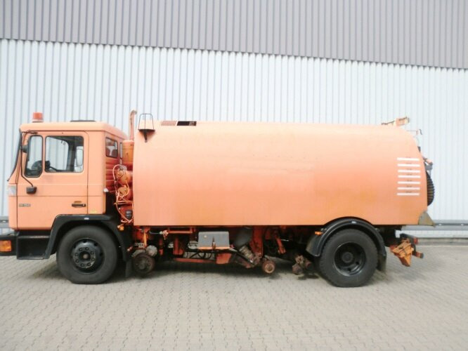 MAN M03 14.152 4x2 M03 14.152 4x2, Schienenkehrmaschine - سياره كنس شوارع: صور 4 MAN M03 14.152 4x2 M03 14.152 4x2, Schienenkehrmaschine - سياره كنس شوارع: صور 4