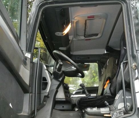 MAN TGA 26.400 6x6 BB TGA 26.400 6x6 BB, Winterdienstausstattung - قلابات: صور 4 MAN TGA 26.400 6x6 BB TGA 26.400 6x6 BB, Winterdienstausstattung - قلابات: صور 4