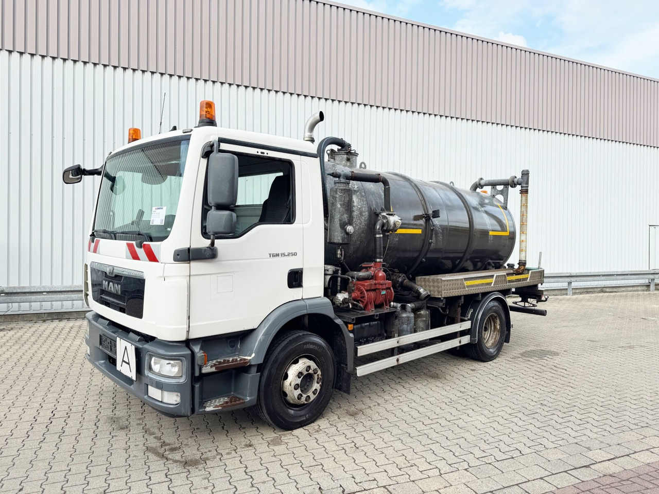 MAN TGM 15.250 4x2 BL TGM 15.250 4x2 BL, Leistikow Saugwagen ca. 8m³ - شاحنة: صور 1 MAN TGM 15.250 4x2 BL TGM 15.250 4x2 BL, Leistikow Saugwagen ca. 8m³ - شاحنة: صور 1