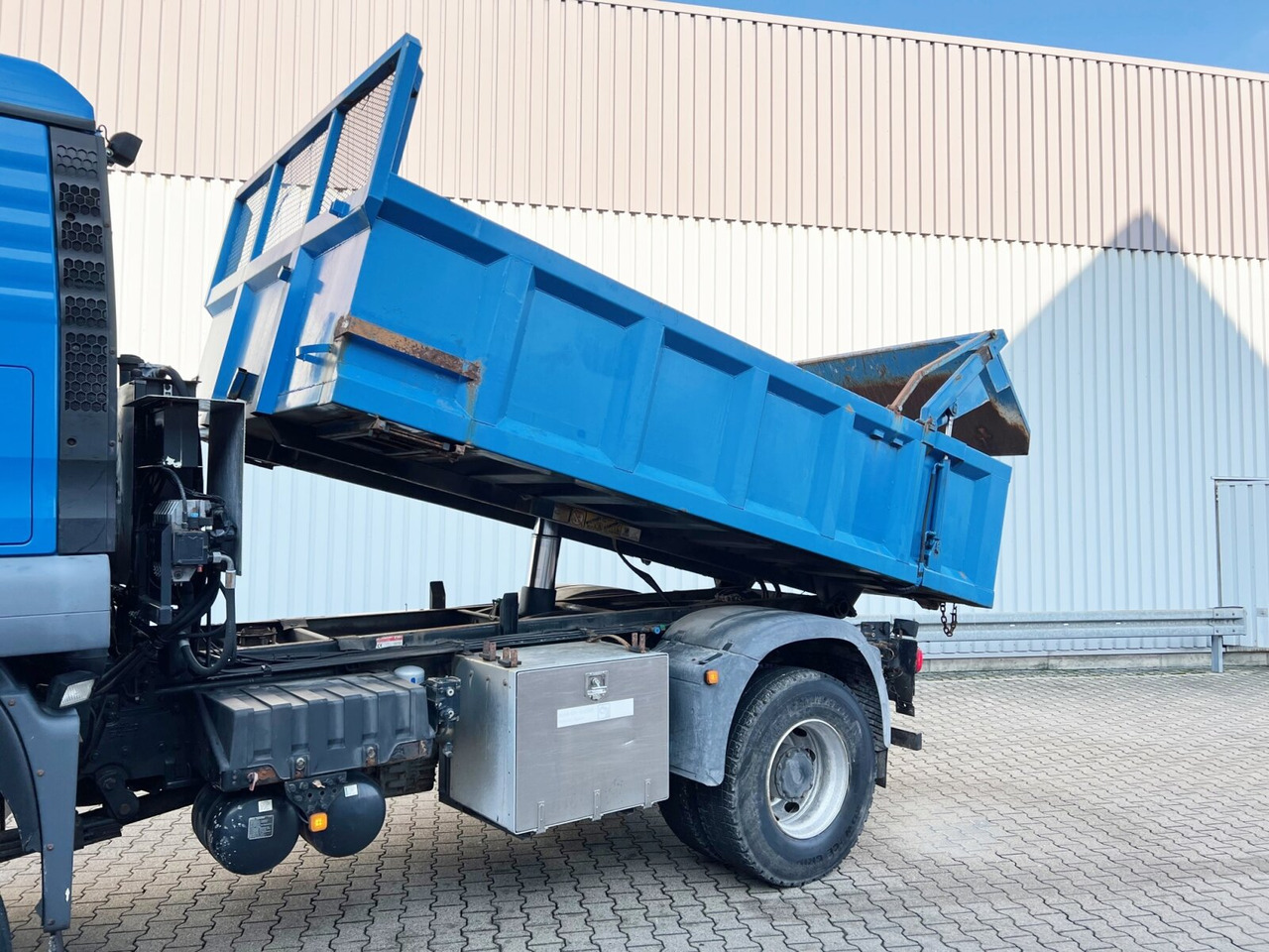MAN TGS 18.360 4X4 BL TGS 18.360 4X4 BL, Hinterkipper, hydr. Heckklappe, Winterdienstausstattung - قلابات: صور 4 MAN TGS 18.360 4X4 BL TGS 18.360 4X4 BL, Hinterkipper, hydr. Heckklappe, Winterdienstausstattung - قلابات: صور 4