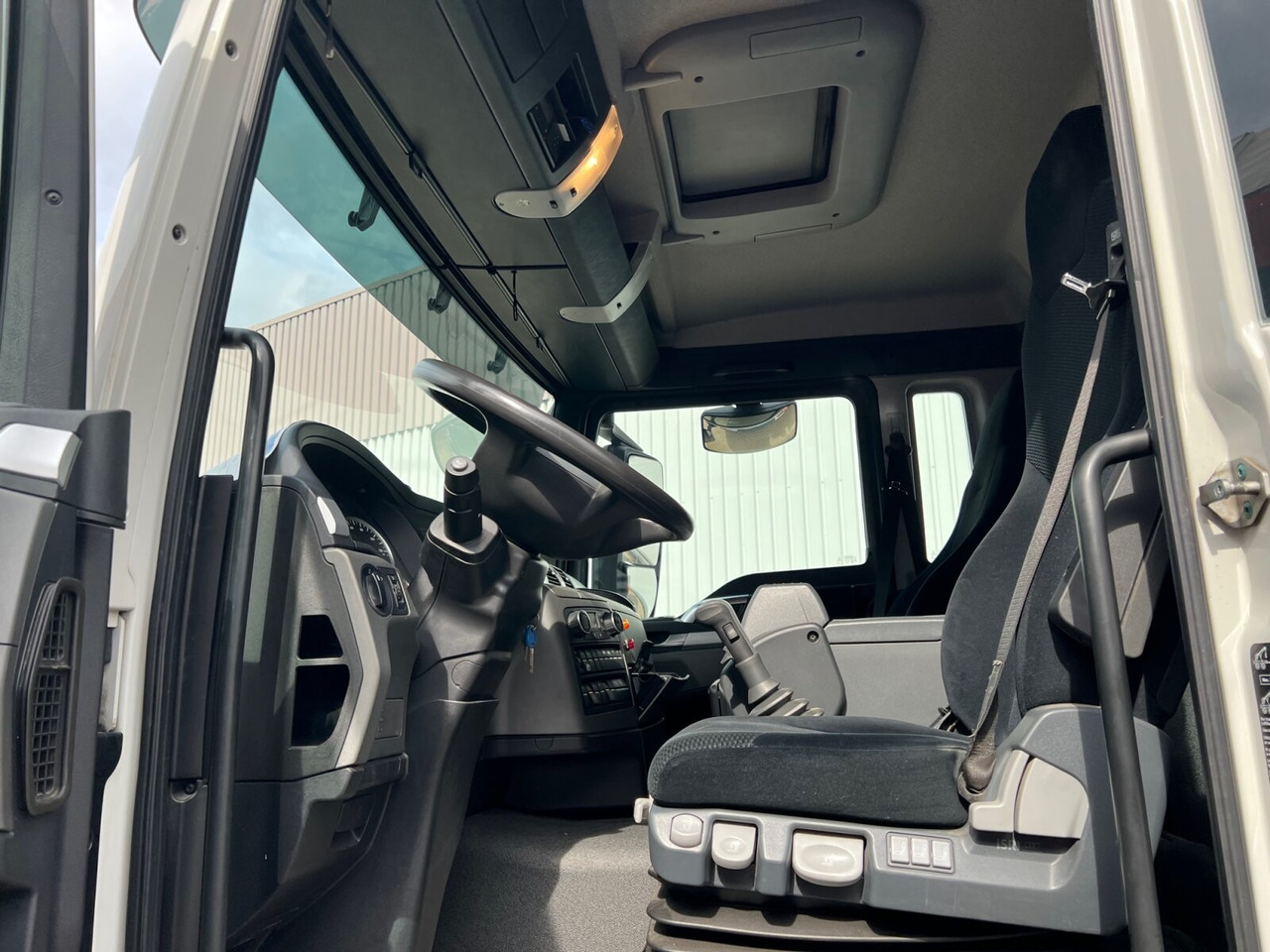 MAN TGS 26.360/400 6x2-4 BL TGS 26.360/400 6x2-4 BL, Lenk-/Lift, Kran Atlas AK 206.3E A5, Funk - شاحنة كرين, شاحنات مسطحة: صور 2 MAN TGS 26.360/400 6x2-4 BL TGS 26.360/400 6x2-4 BL, Lenk-/Lift, Kran Atlas AK 206.3E A5, Funk - شاحنة كرين, شاحنات مسطحة: صور 2