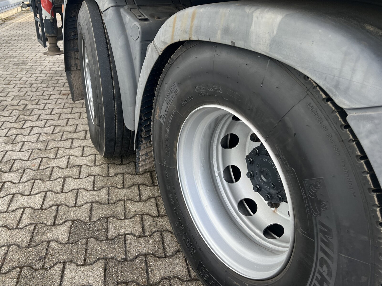 MAN TGS 26.400 6x2-4 LL TGS 26.400 6x2-4 LL, Navi, Lenk-/Liftachse, Heckkran Palfinger PK20001-K B, Funk - شاحنة كرين, شاحنات مسطحة: صور 3 MAN TGS 26.400 6x2-4 LL TGS 26.400 6x2-4 LL, Navi, Lenk-/Liftachse, Heckkran Palfinger PK20001-K B, Funk - شاحنة كرين, شاحنات مسطحة: صور 3