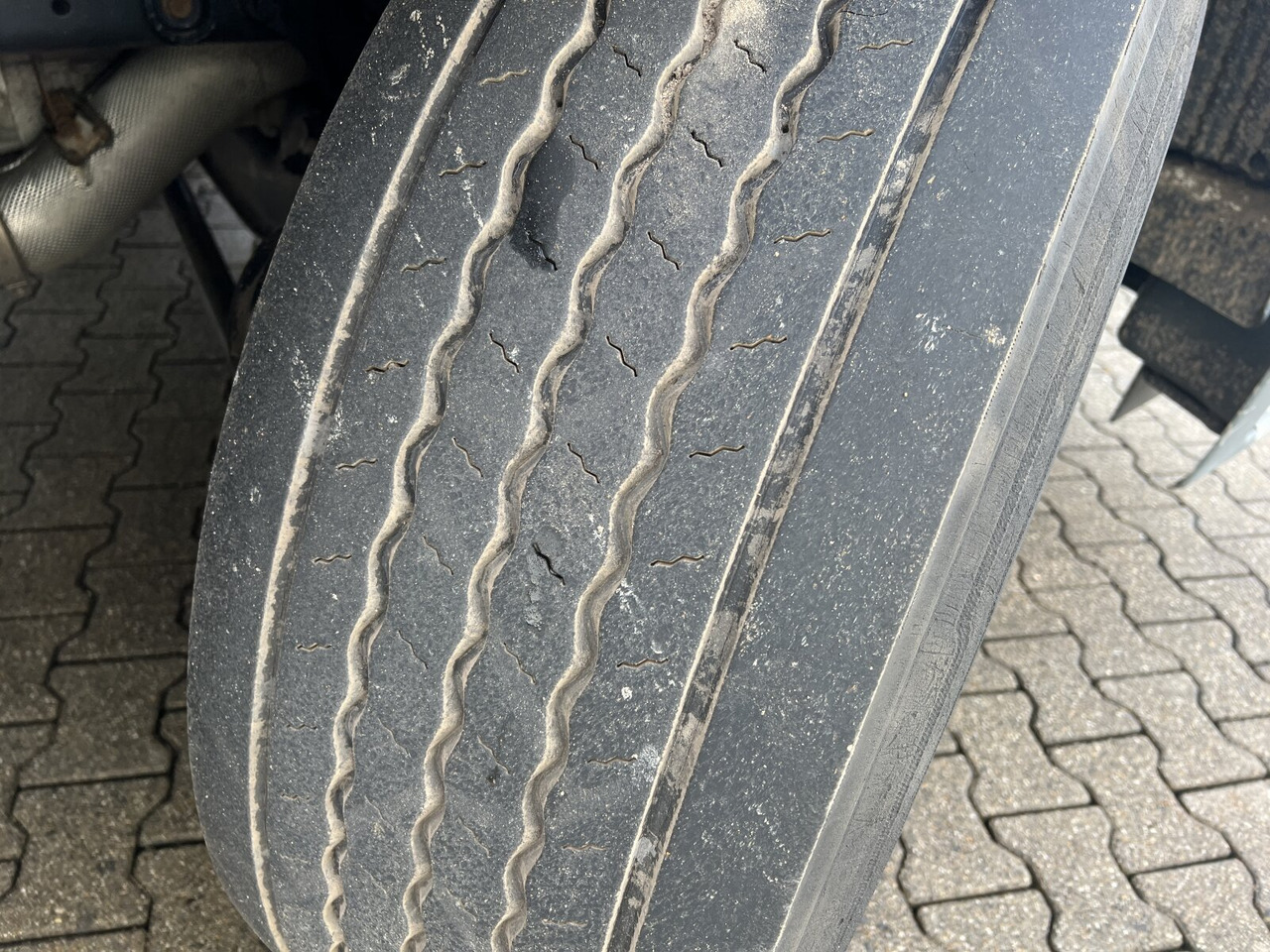 MAN TGS 26.400 6x2-4 LL TGS 26.400 6x2-4 LL, Navi, Lenk-/Liftachse, Heckkran Palfinger PK20001-K B, Funk - شاحنة كرين, شاحنات مسطحة: صور 4 MAN TGS 26.400 6x2-4 LL TGS 26.400 6x2-4 LL, Navi, Lenk-/Liftachse, Heckkran Palfinger PK20001-K B, Funk - شاحنة كرين, شاحنات مسطحة: صور 4