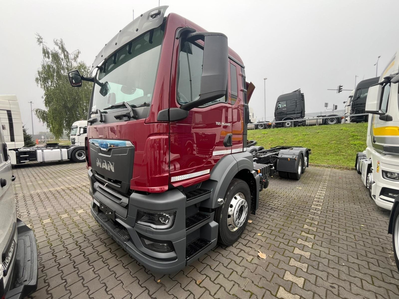 MAN TGS 26.440 6x2-4 LL CH TGS 26.440 6x2-4 LL CH, Lenk-/Liftachse, Navi, LED - الشاسيه شاحنة: صور 1 MAN TGS 26.440 6x2-4 LL CH TGS 26.440 6x2-4 LL CH, Lenk-/Liftachse, Navi, LED - الشاسيه شاحنة: صور 1